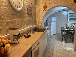 Charming Central Townhouse in Sliema