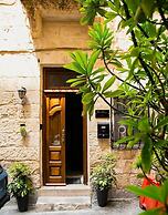 Charming Central Townhouse in Sliema