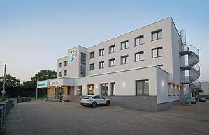 Friends Hotel Düsseldorf Airport