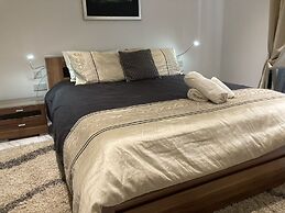 Side SeaView 3Bedrooms Apartment Sliema