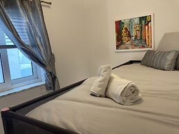 Side SeaView 3Bedrooms Apartment Sliema