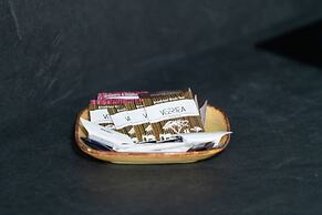 Old Market Square Studio by Renters