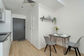 Old Market Square Studio by Renters