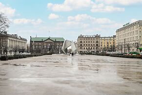 Old Market Square Studio by Renters