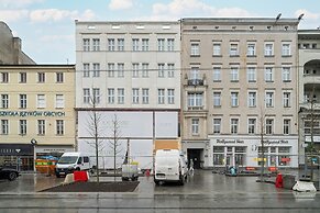 Old Market Square Studio by Renters