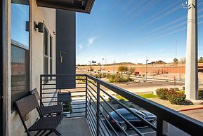 TWO Modern CozySuites at Town Lake