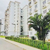 Inviting 5-bed Apartment in Luanda