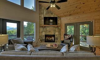 Chalet Blue Ridge in Blue Ridge