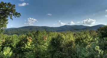 Chalet Blue Ridge in Blue Ridge