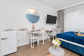Blue Studio for 4 in Gdansk by Renters