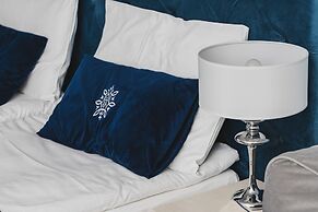 Blue Studio for 4 in Gdansk by Renters