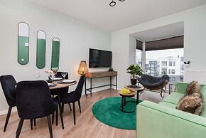 Green Apartment in Gdansk by Renters