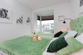 Green Apartment in Gdansk by Renters