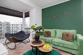 Green Apartment in Gdansk by Renters