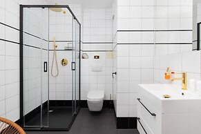 Green Apartment in Gdansk by Renters