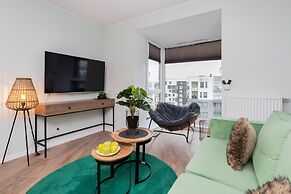 Green Apartment in Gdansk by Renters