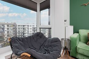 Green Apartment in Gdansk by Renters