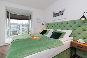 Green Apartment in Gdansk by Renters