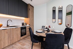 Green Apartment in Gdansk by Renters