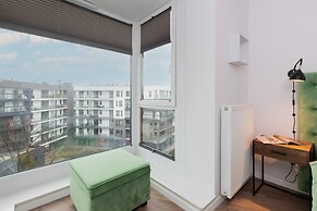 Green Apartment in Gdansk by Renters