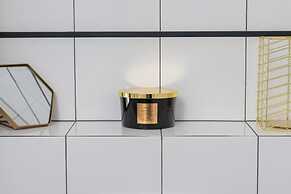 Green Apartment in Gdansk by Renters