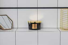 Green Apartment in Gdansk by Renters