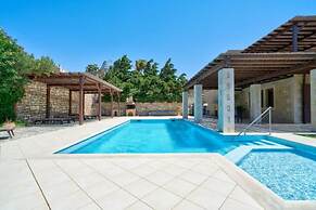 Villa Helios in Foinikas