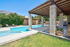 Villa Helios in Foinikas