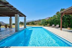 Villa Helios in Foinikas