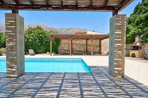 Villa Helios in Foinikas