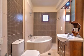 Villa Helios in Foinikas