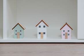 Minimalist Studios in Poznań by Renters