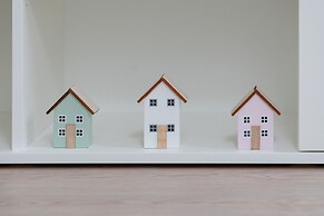 Minimalist Studios in Poznań by Renters