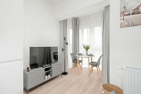 Minimalist Studios in Poznań by Renters