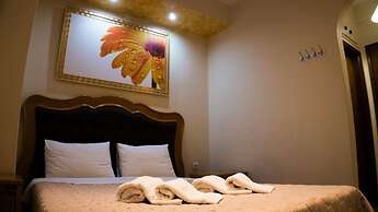 Milonas House Apartments