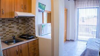 Milonas House Apartments