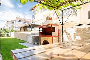 Milonas House Apartments