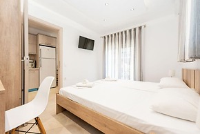 Milonas House Apartments