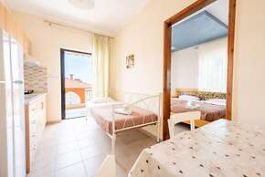 Milonas House Apartments