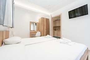 Milonas House Apartments