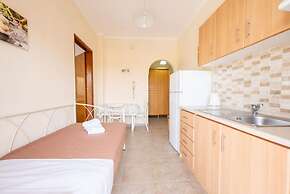 Milonas House Apartments