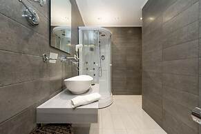 Milonas House Apartments