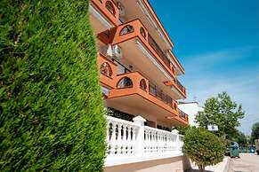 Milonas House Apartments