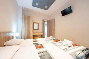 Milonas House Apartments