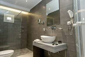 Milonas House Apartments