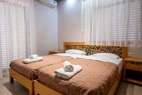 Milonas House Apartments