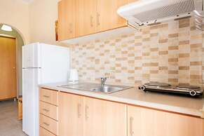 Milonas House Apartments