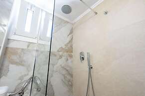 Milonas House Apartments