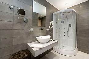 Milonas House Apartments