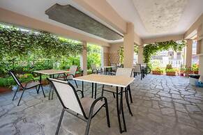 Milonas House Apartments